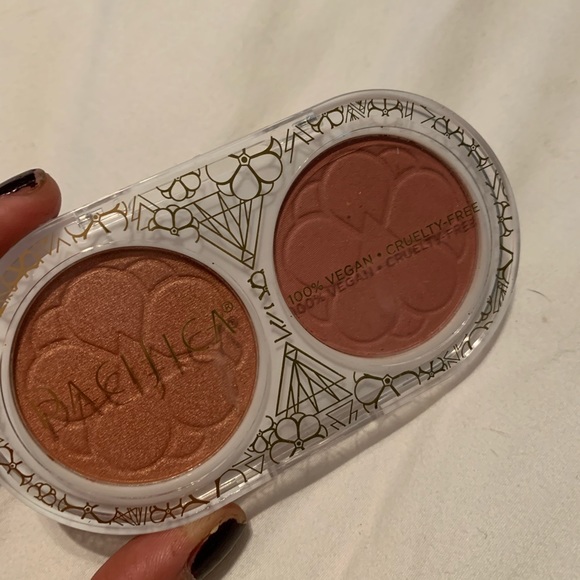 Pacifica Other - Pacifica blush and highlighter duo